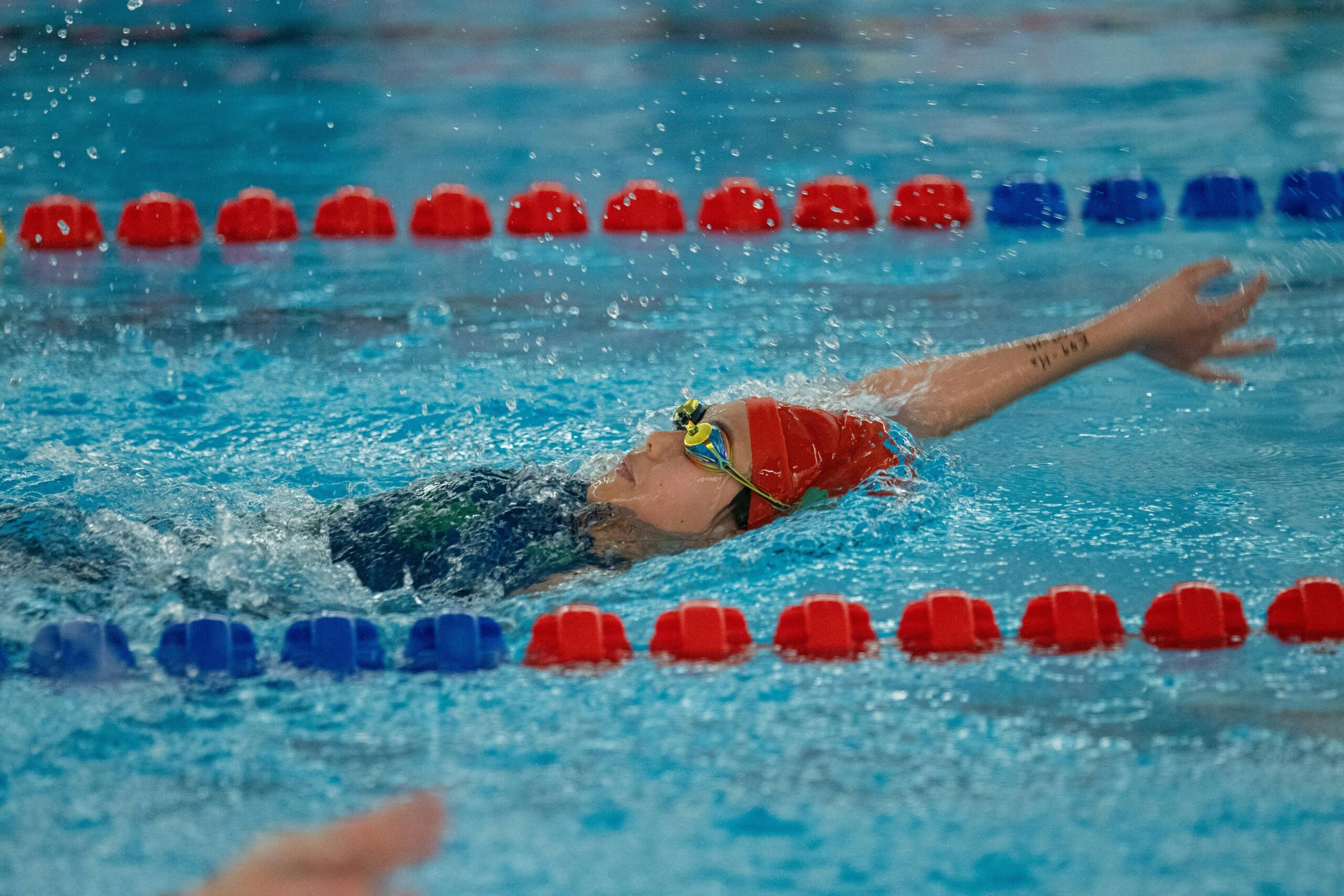 woman-competition-swimming woman-competition-swimming